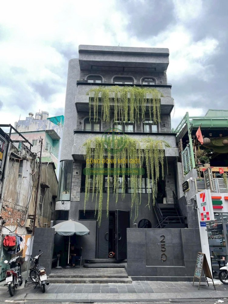 Bán nhà mặt tiền 250-252 Bùi Viện, Quận 1