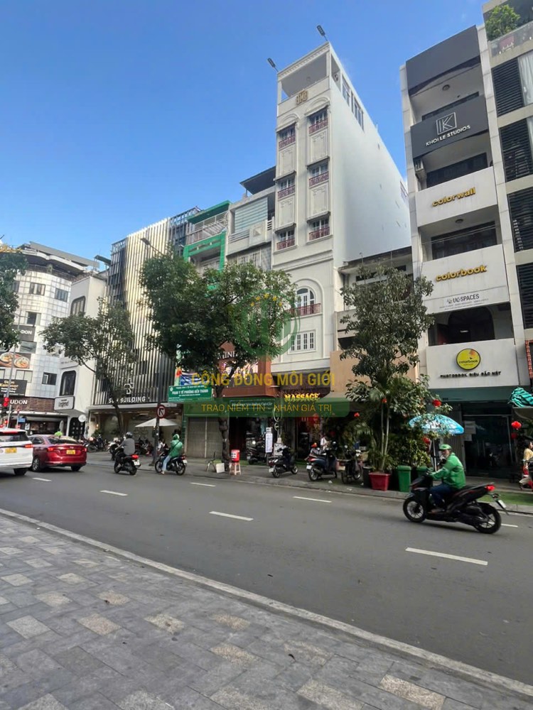 Bán nhà mặt tiền 239 Lý Tự Trọng, Quận 1