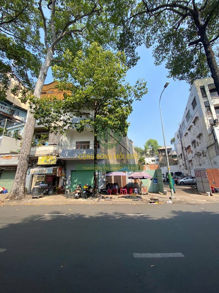 Bán nhà mặt tiền Hùng Vương, Quận 5 - ảnh 1