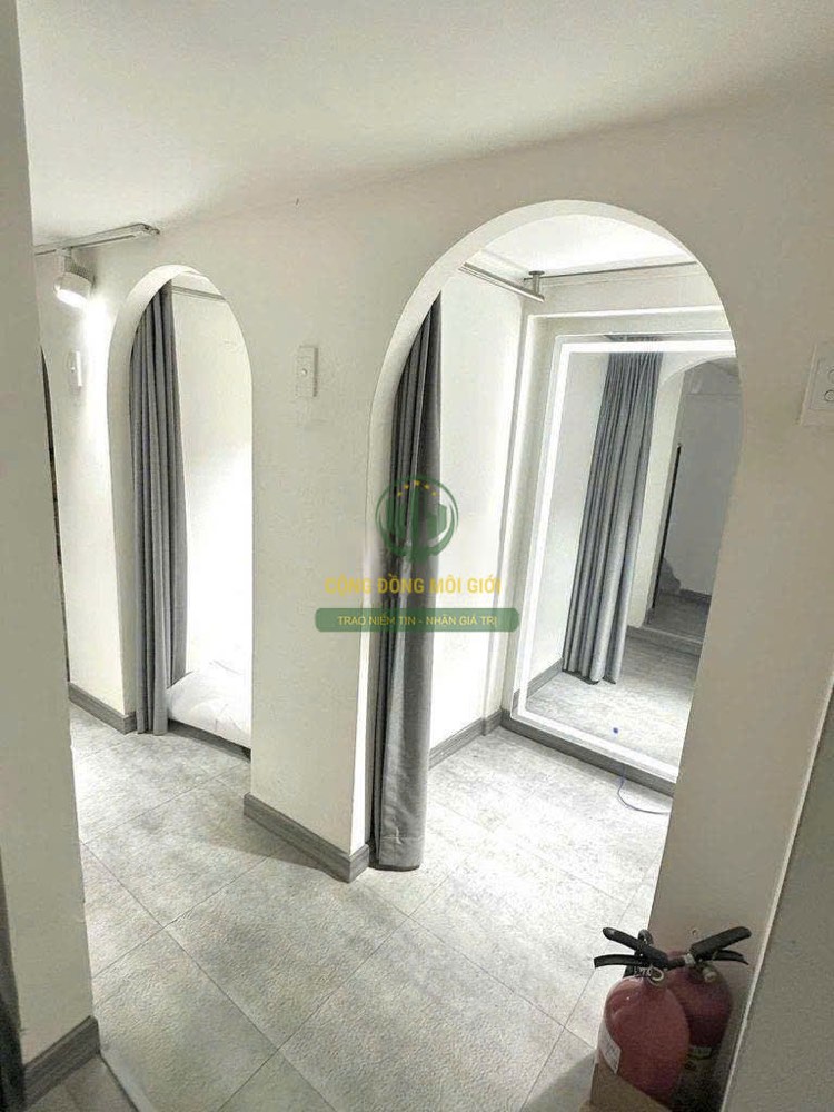 Bán nhà mặt tiền Nguyễn Thiện Thuật, Quận 3 - ảnh 1