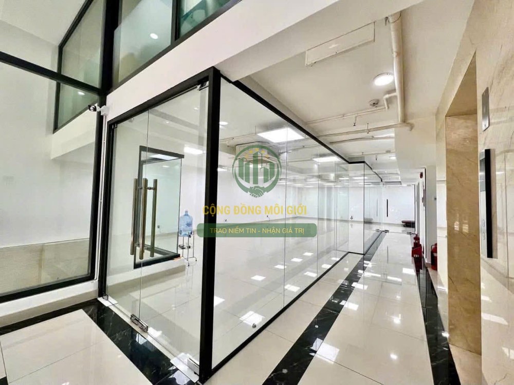 Bán nhà mặt tiền Hát Giang, Tân Bình - ảnh 1