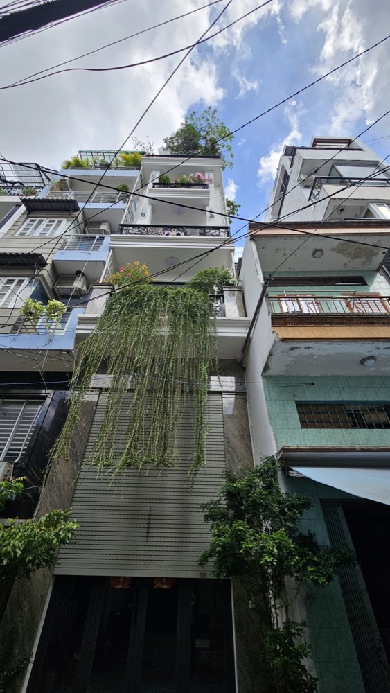 Bán nhà hẻm 9 Hồ Thị Kỷ, Quận 10