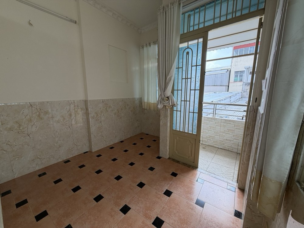 Bán nhà hẻm 974 Cách Mạng Tháng Tám, Tân Bình - ảnh 1