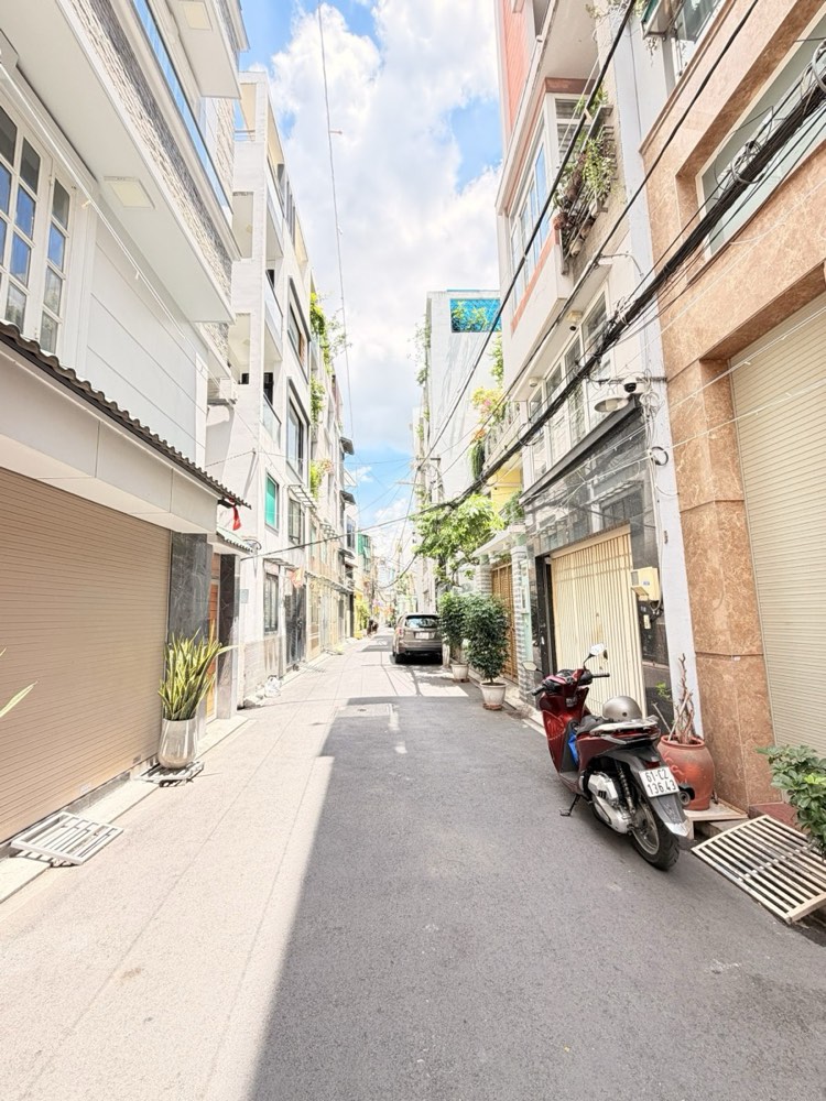 Bán biệt thự hẻm 102 Hồ Biểu Chánh, Phú Nhuận - ảnh 1