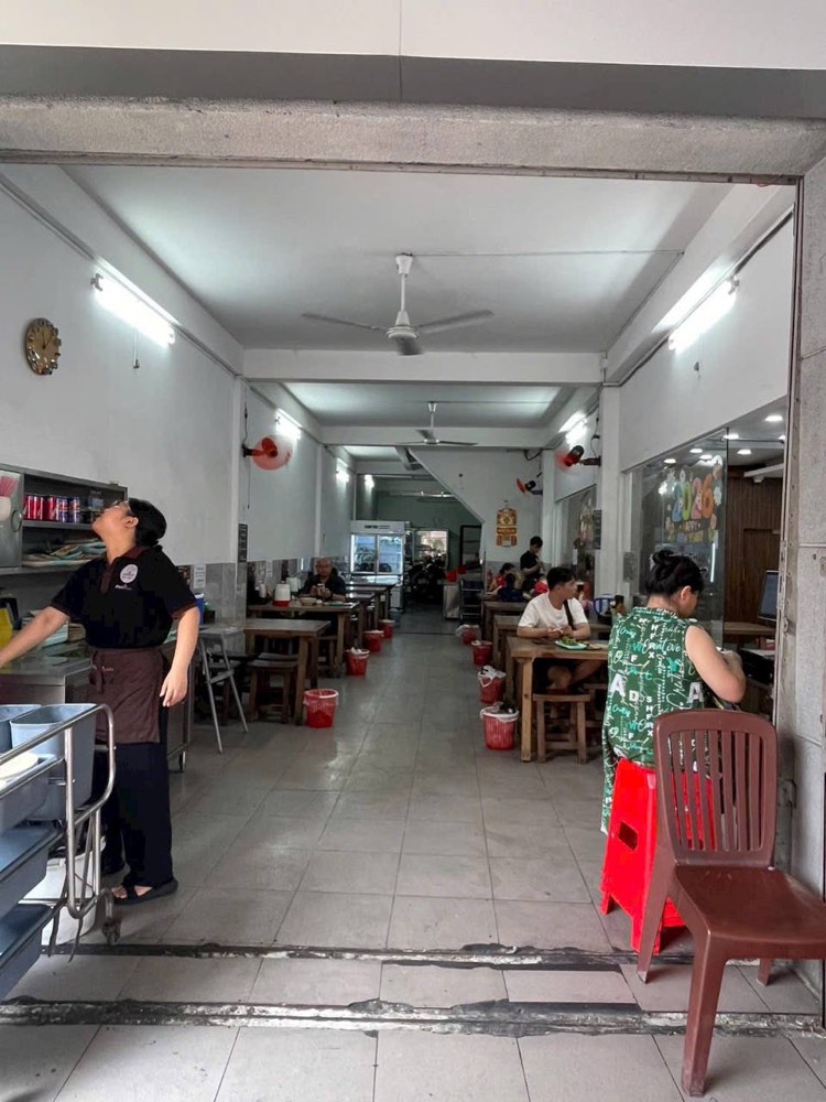 Bán nhà mặt tiền Phạm Văn Hai, Tân Bình