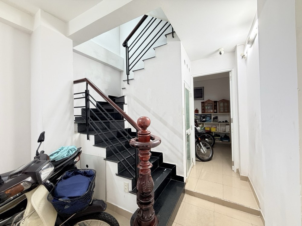 Bán nhà hẻm 246 Ngô Quyền, Quận 10 - ảnh 2