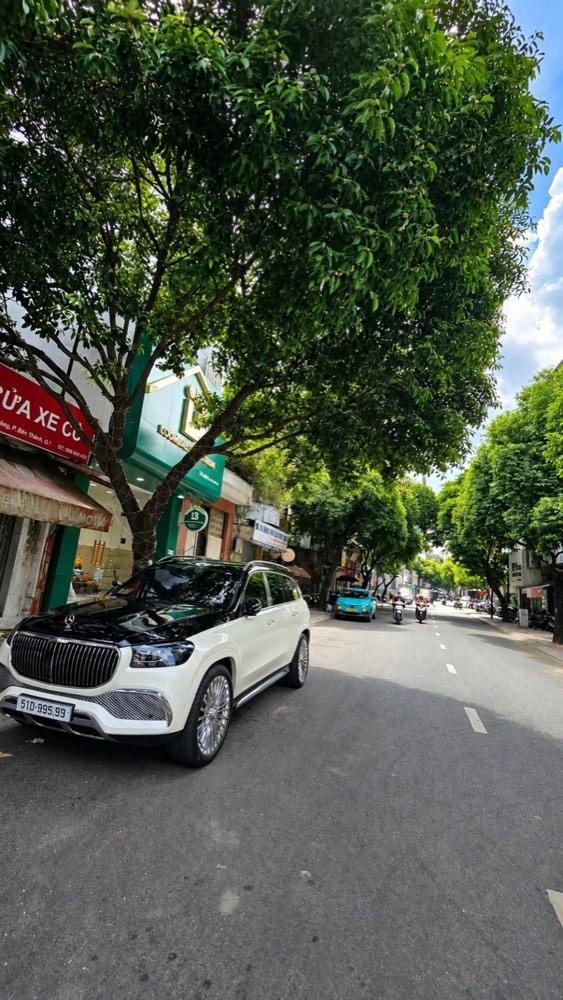 Bán nhà mặt tiền Lê Thị Riêng, Quận 1