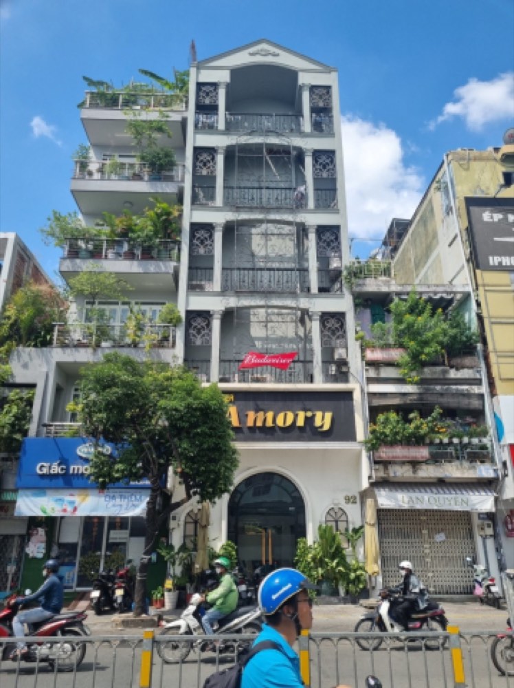 Bán nhà mặt tiền 92 Nguyễn Biểu, Quận 5