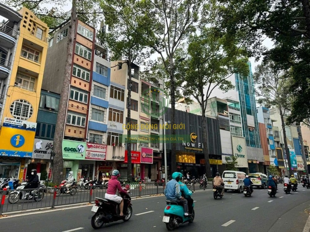 Bán nhà mặt tiền 33-35 Đường 3 Tháng 2, Quận 10