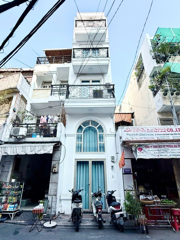 Bán nhà mặt tiền Cô Giang, Phú Nhuận