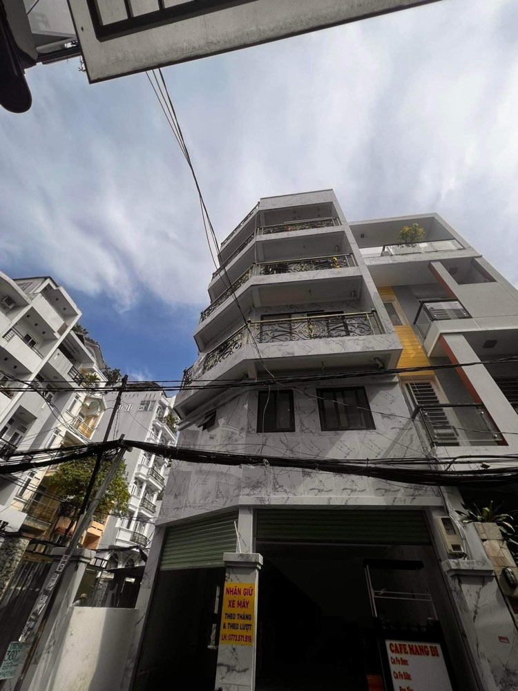 Bán nhà đường Nguyễn Trãi, Quận 1