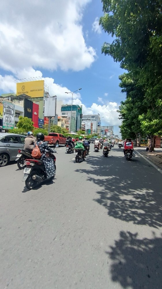 Bán nhà mặt tiền Cộng Hoà, Tân Bình - ảnh 1