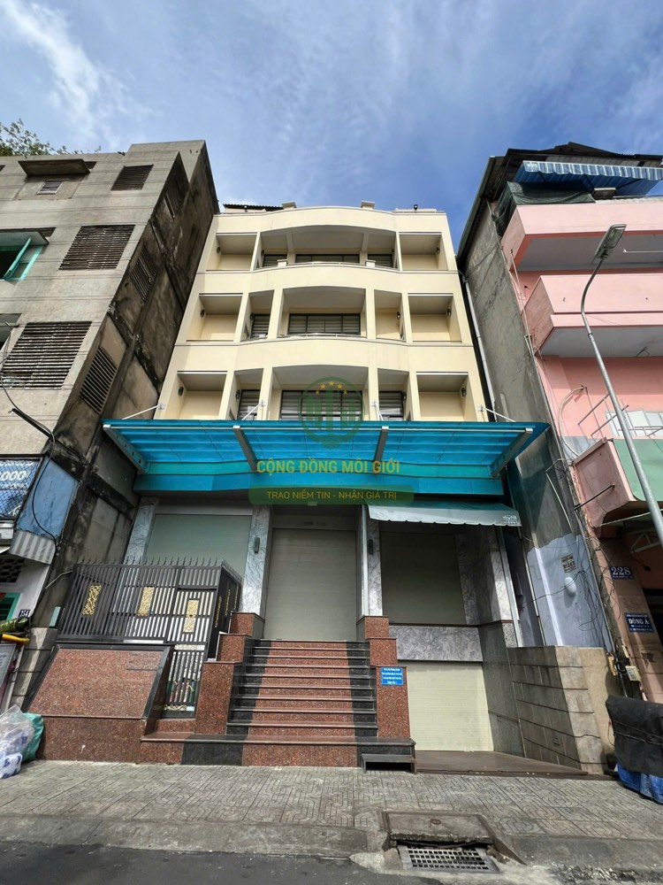 Bán nhà mặt tiền 230-232 Phùng Hưng, Quận 5