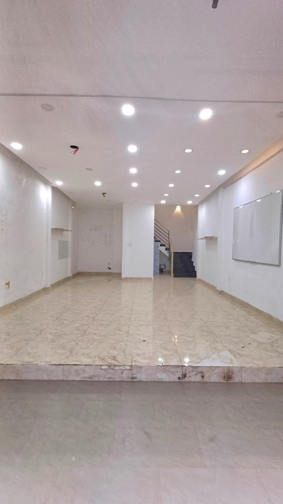 Bán nhà đường Võ Văn Kiệt, Quận 1 - ảnh 1