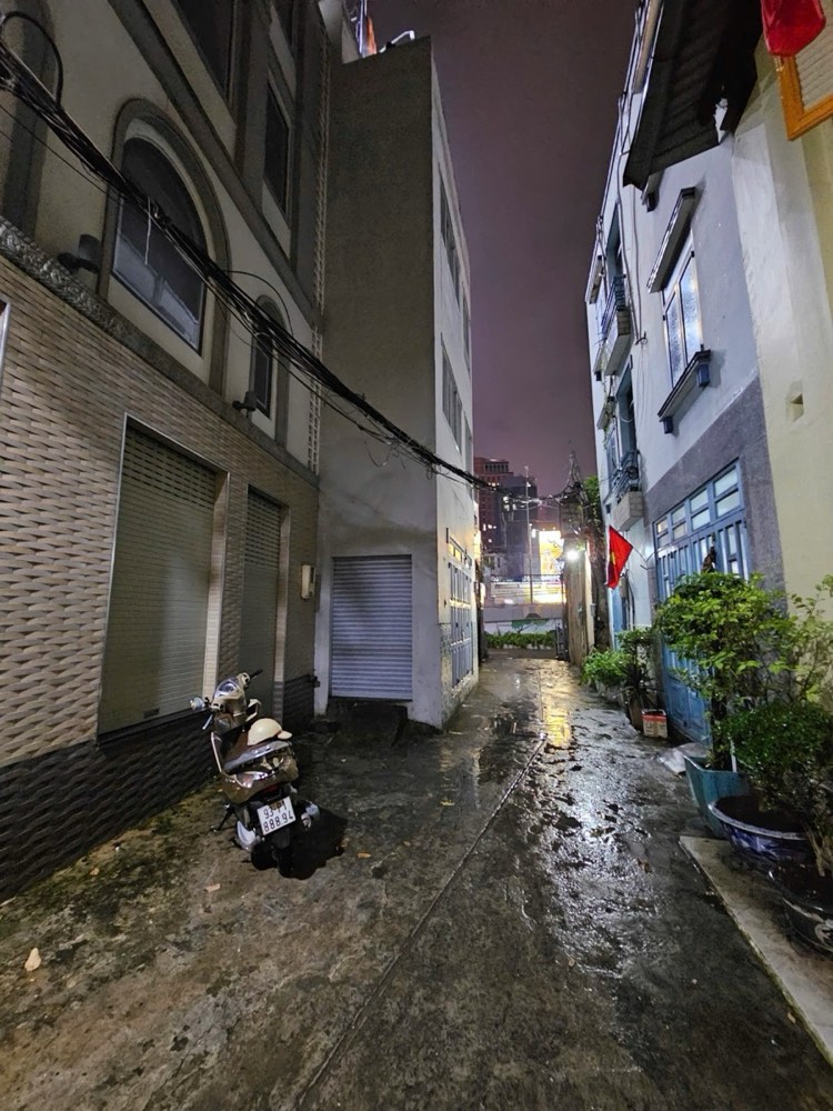 Bán nhà mặt tiền Calmette, Quận 1 - ảnh 1