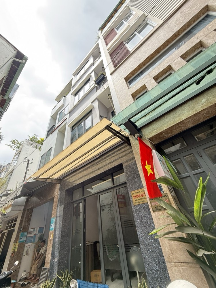 Bán nhà hẻm 1 Phan Văn Trường, Quận 1