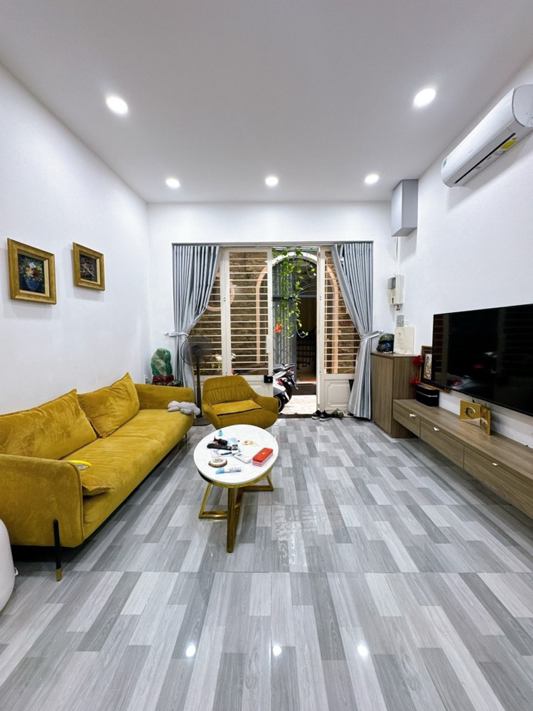 Bán nhà mặt tiền Trần Khắc Chân, Quận 1 - ảnh 1