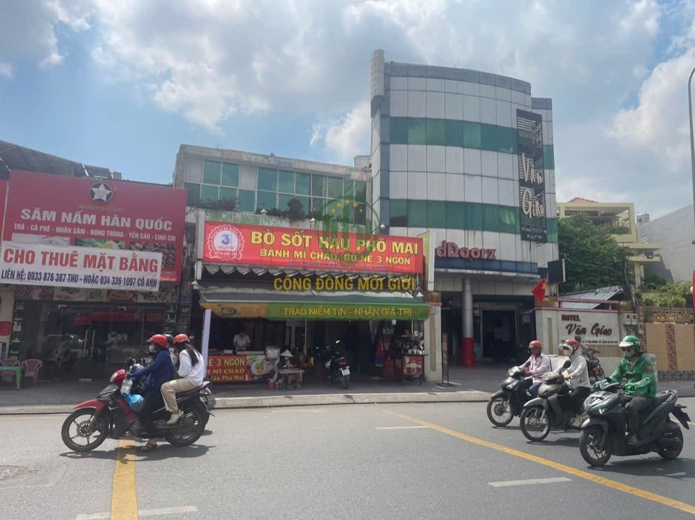 Bán tòa nhà mặt tiền Nguyễn Kiệm, Phú Nhuận - ảnh 1