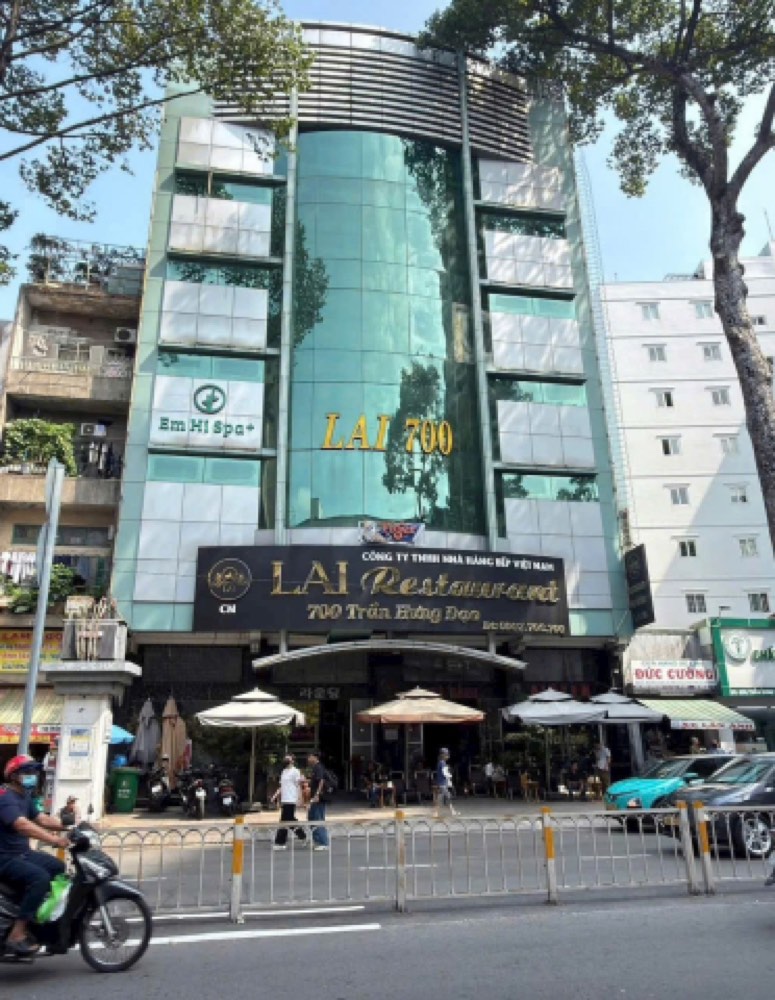 Bán nhà mặt tiền 700 Trần Hưng Đạo, Quận 5