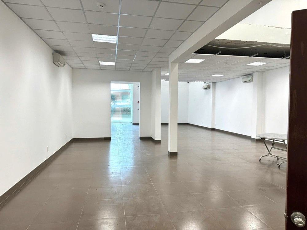 Bán tòa nhà văn phòng mặt tiền Hoàng Diệu, Phú Nhuận - ảnh 2