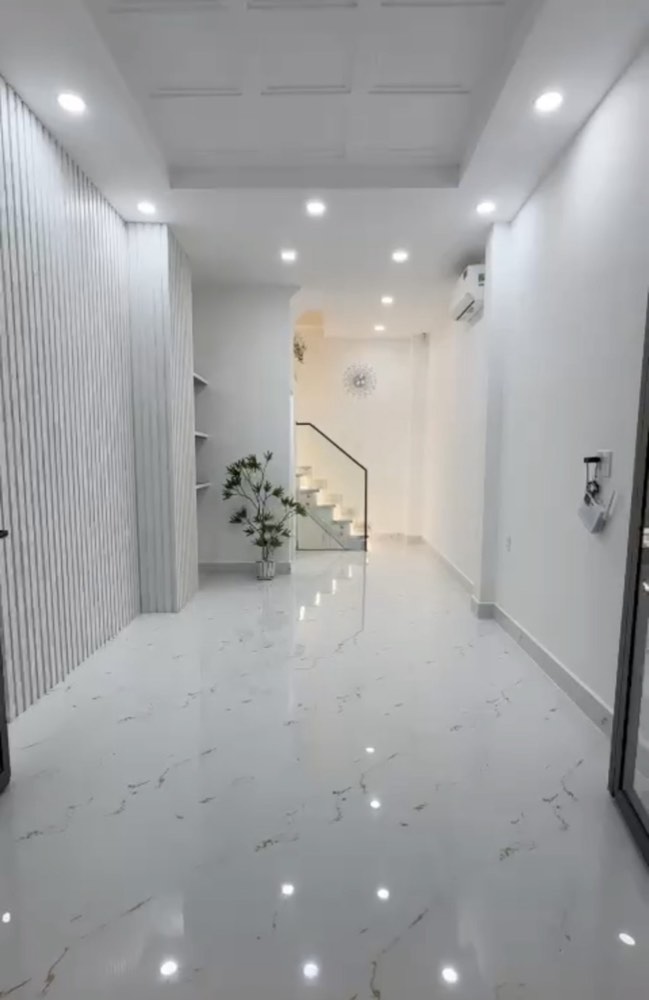 Bán nhà đường Cách Mạng Tháng Tám, Quận 10