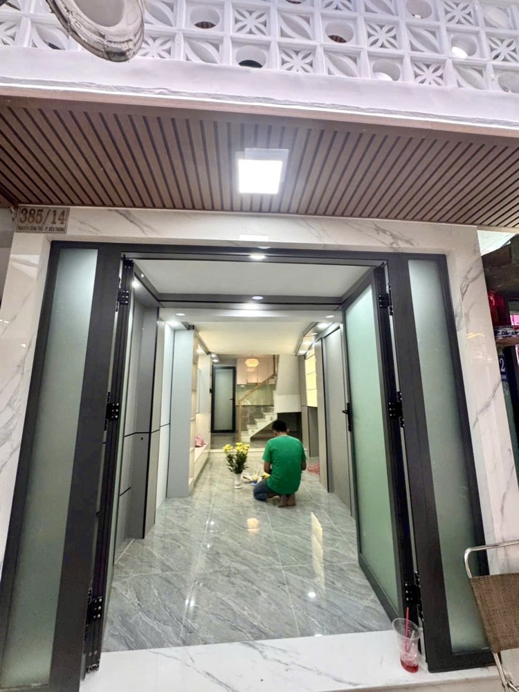 Bán nhà hẻm 385 Nguyễn Công Trứ, Quận 1