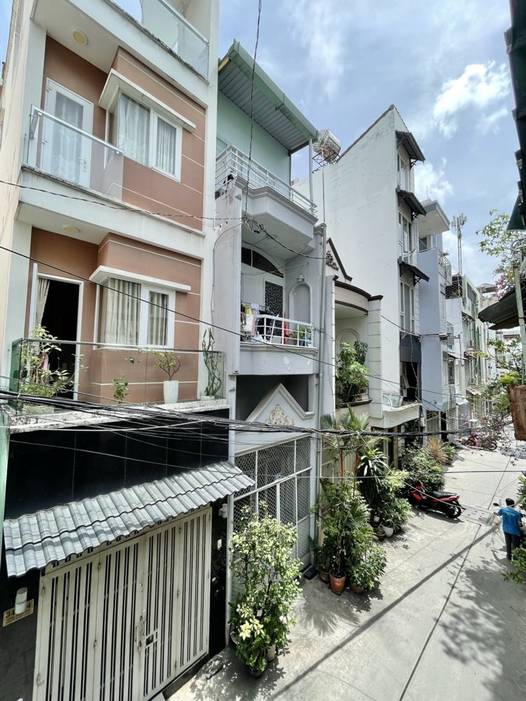 Bán nhà hẻm 345 Trần Hưng Đạo, Quận 1 - ảnh 1