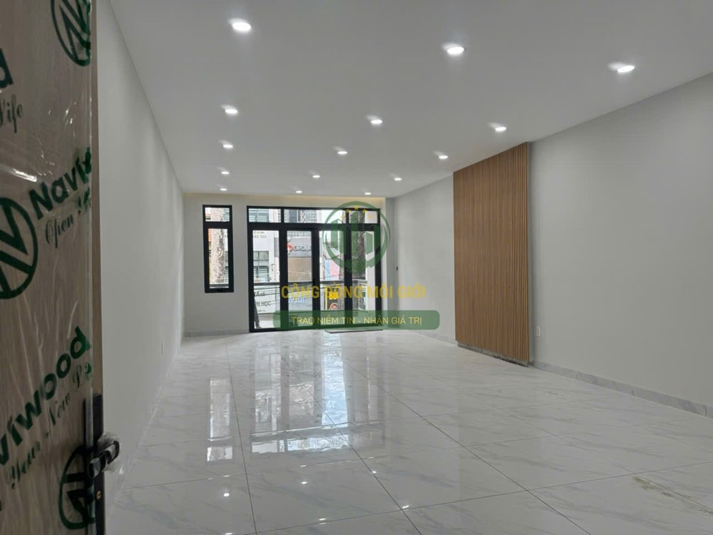 Bán nhà mặt tiền Trần Quang Khải, Quận 1 - ảnh 1
