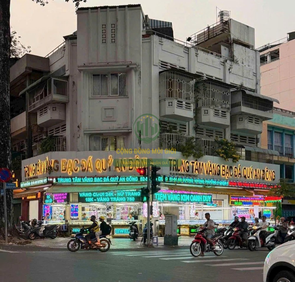 Bán nhà mặt tiền 52-54 An Dương Vương, Quận 5